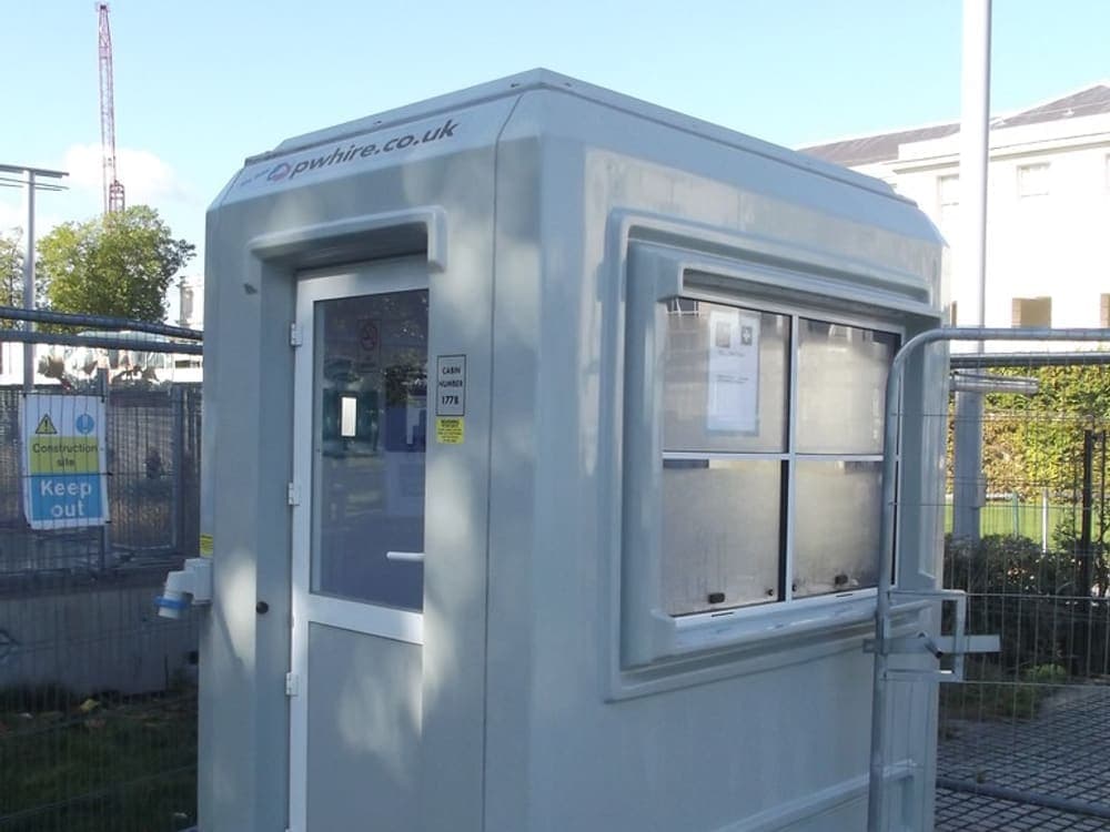 Fotografía real de cabina de seguridad para catálogo de CAMHE Infraestructura