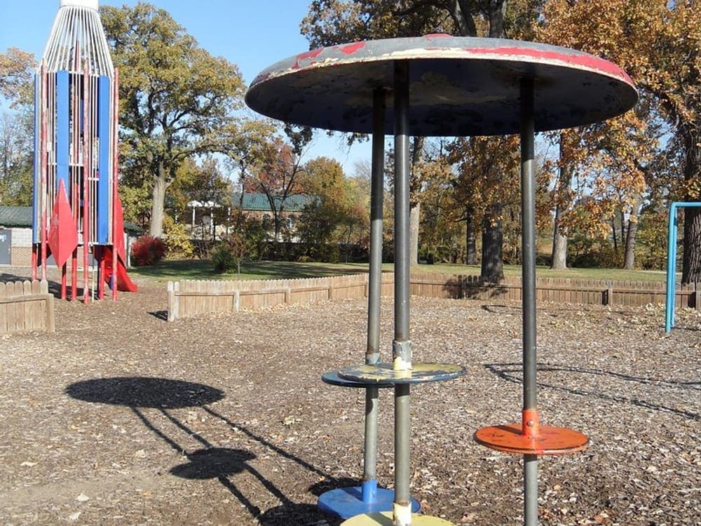 Fotografía real de juego infantil modular para catálogo de CAMHE Infraestructura