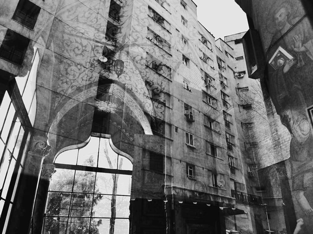 Fotografía real de señalamiento reflejante para catálogo de CAMHE Infraestructura